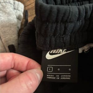 Youth boys Nike sweats.